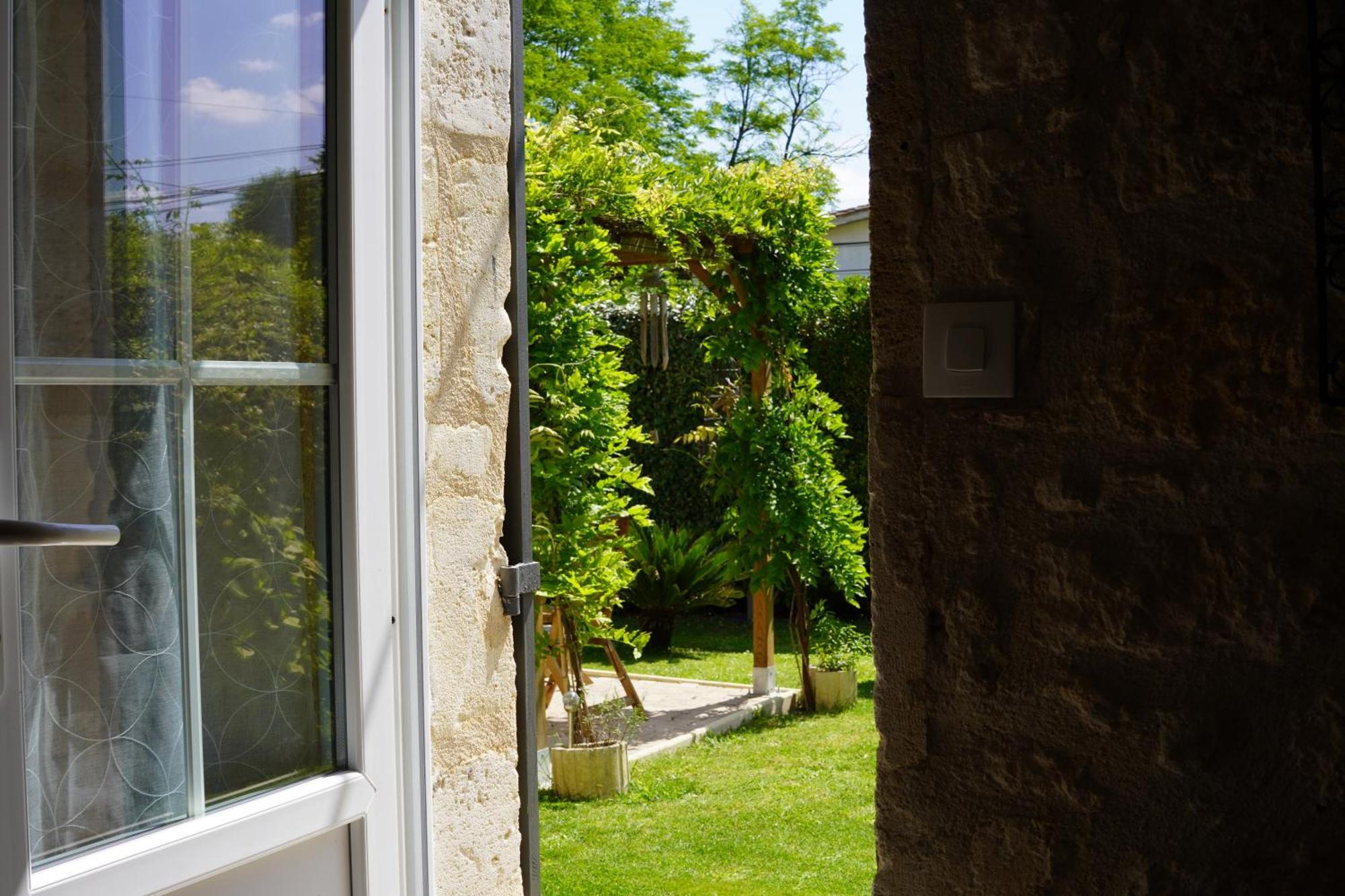 La Girondine Bed & Breakfast Galgon Dış mekan fotoğraf